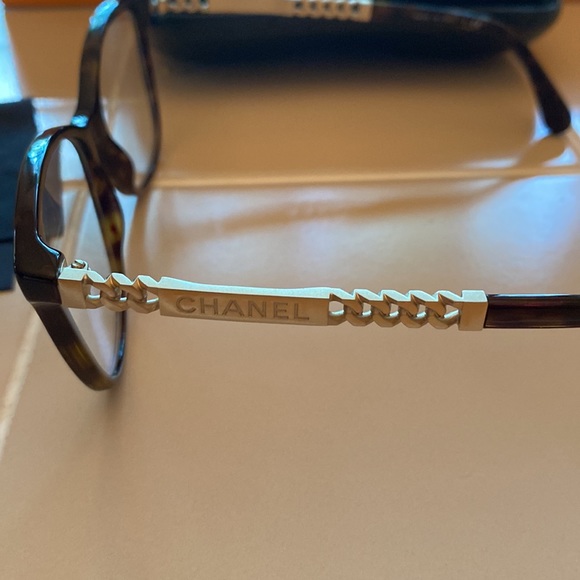 CHANEL Eyeglasses with case & cloth - Picture 9 of 16